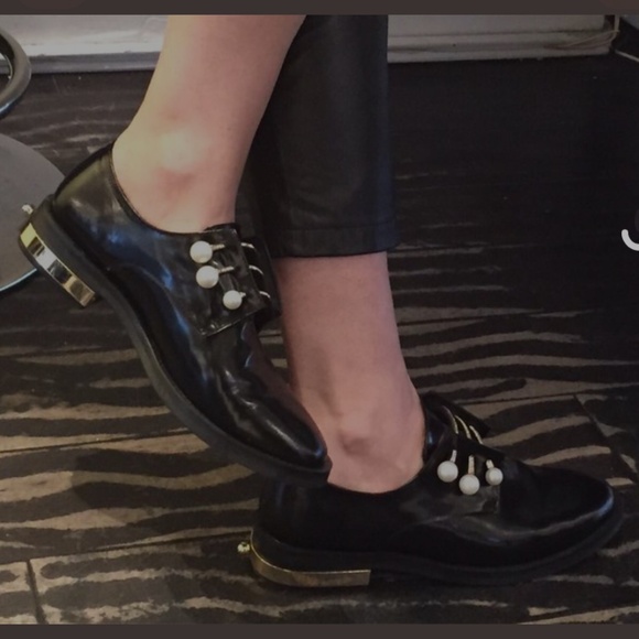 derby shoe with pearl and crystaI - Picture 1 of 13